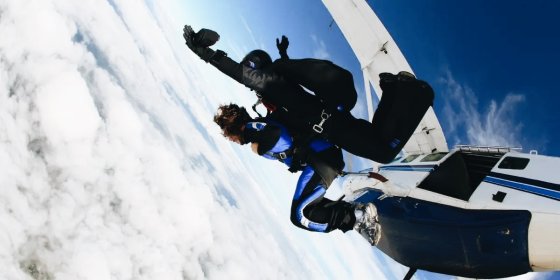 Тандем-стрибок з парашутом